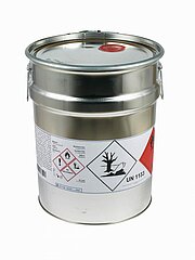 [Translate to Français:] image montrant un pot de colle neoprene