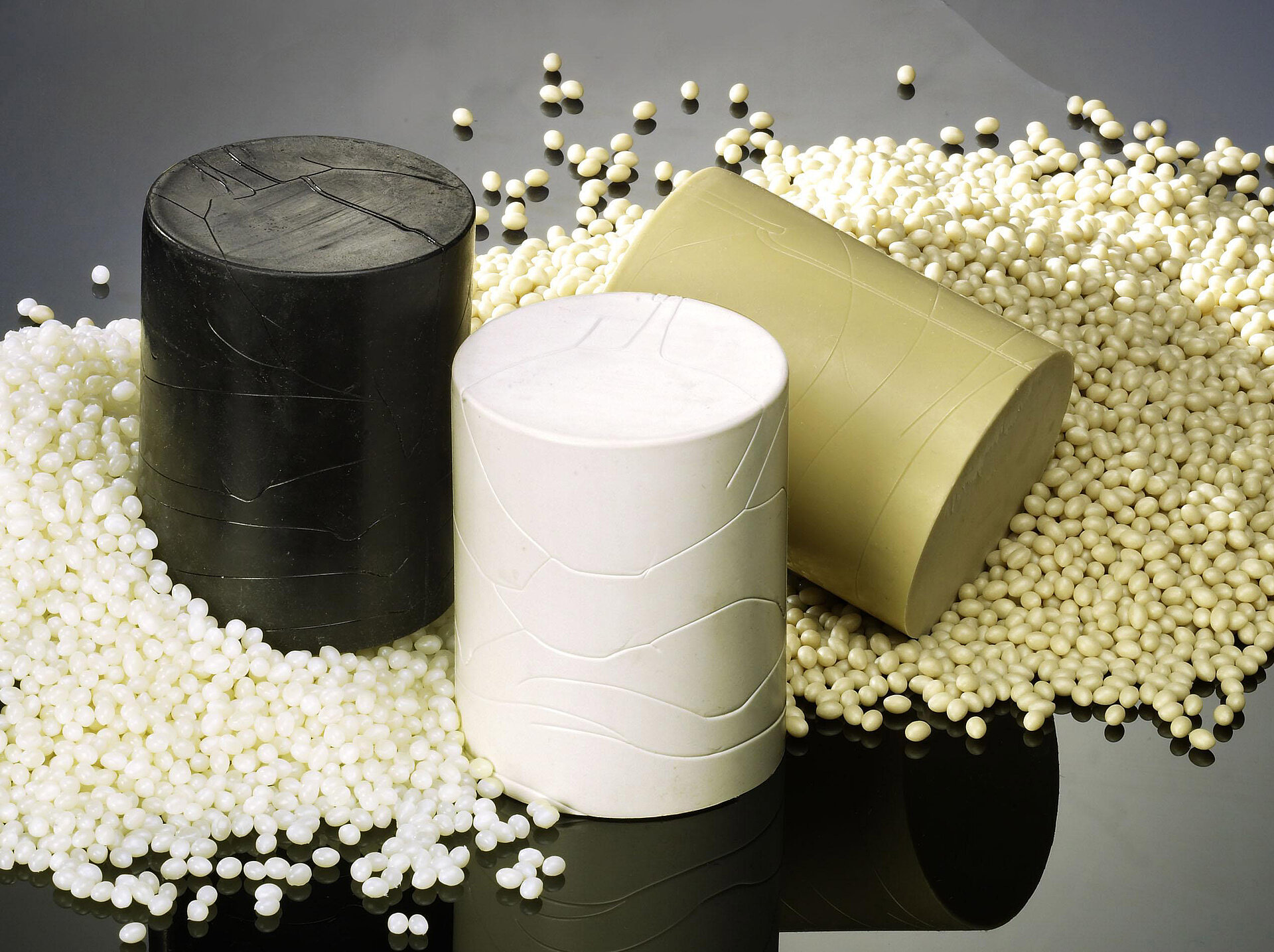 products_hotmelts_adhesives-header