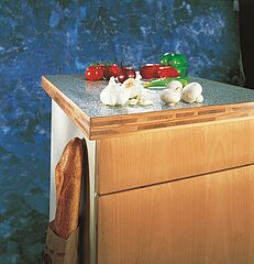 [Translate to Français:] image montrant une bande de chant d'un plan de travail