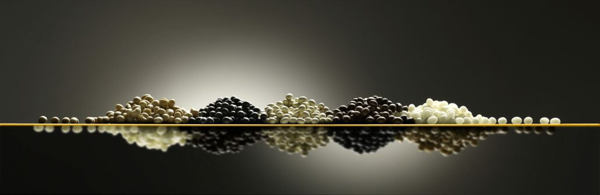 [Translate to Français:] picture showing hotmelt adhesive